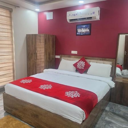 Hotel The Swiss Residency à Greater Noida Extérieur photo