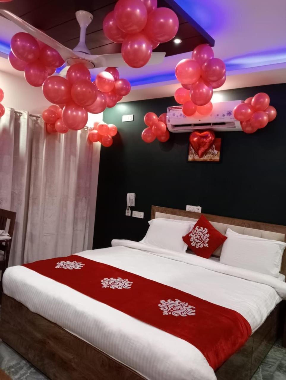 Hotel The Swiss Residency à Greater Noida Extérieur photo