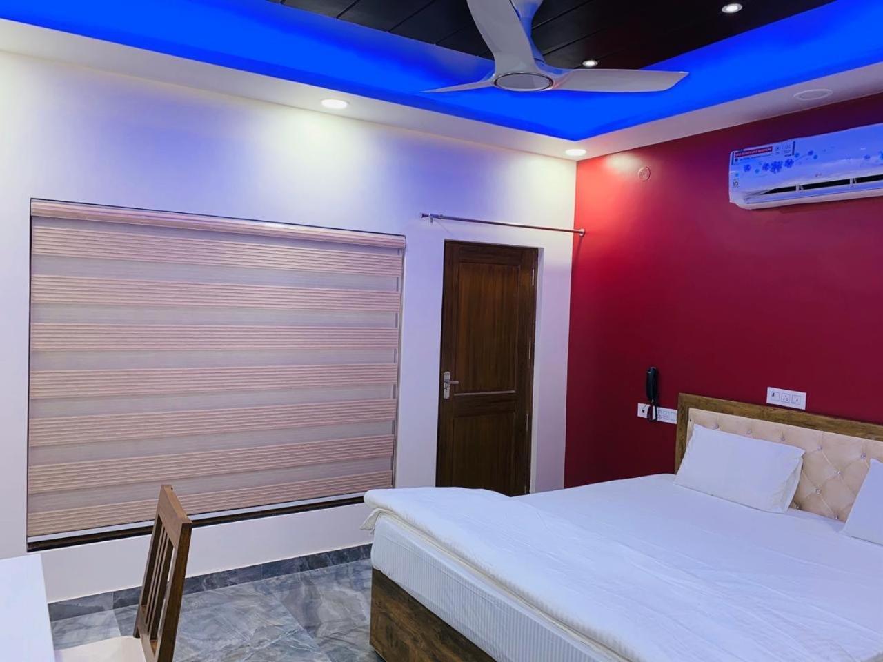 Hotel The Swiss Residency à Greater Noida Extérieur photo