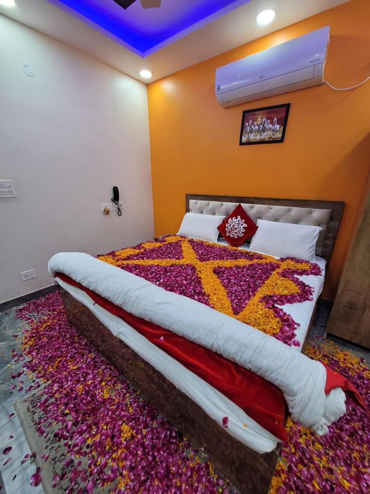 Hotel The Swiss Residency à Greater Noida Extérieur photo
